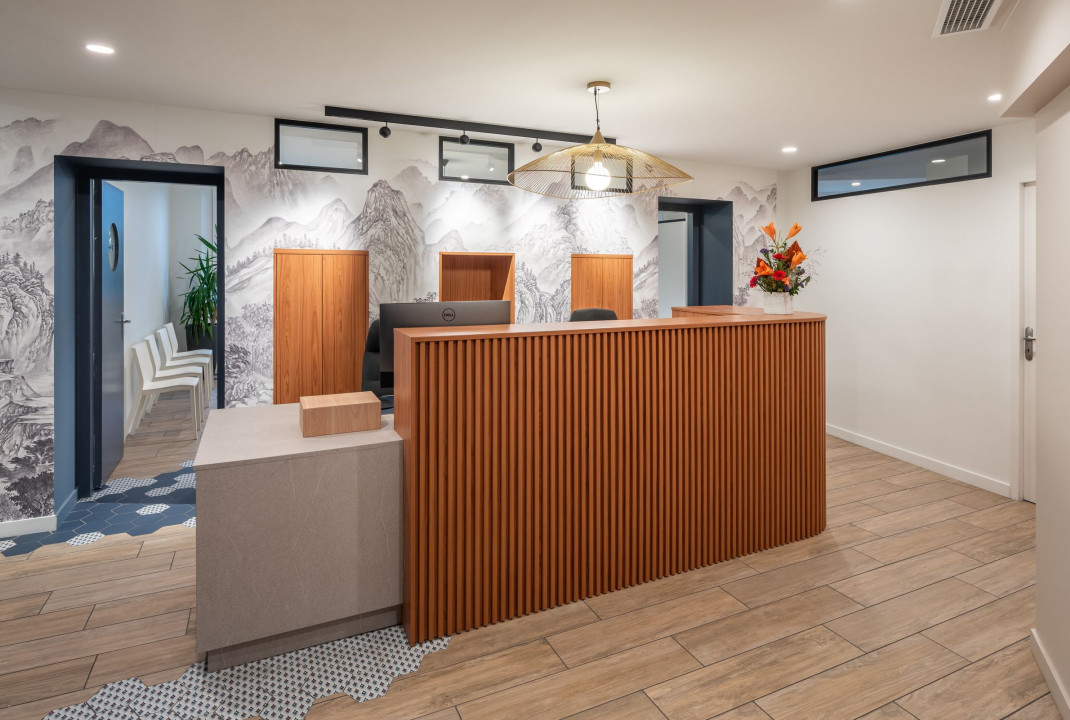 banque d'accueil , mobilier , sur mesure , bois , carrelage , renovation